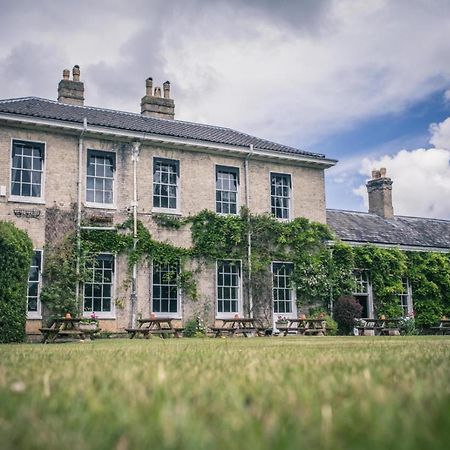 Caistor Hall Arminghall Buitenkant foto