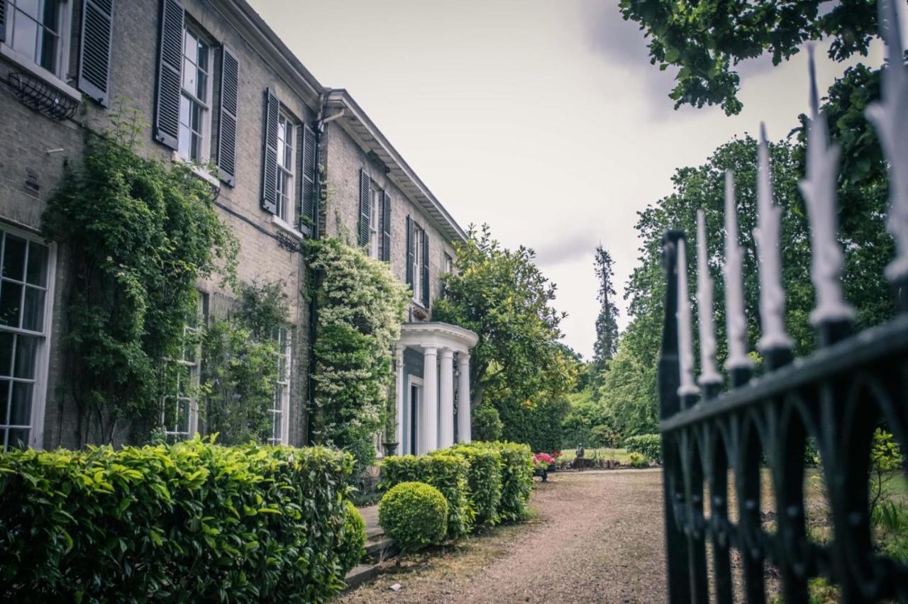 Caistor Hall Arminghall Buitenkant foto