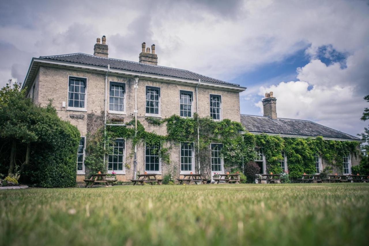 Caistor Hall Arminghall Buitenkant foto