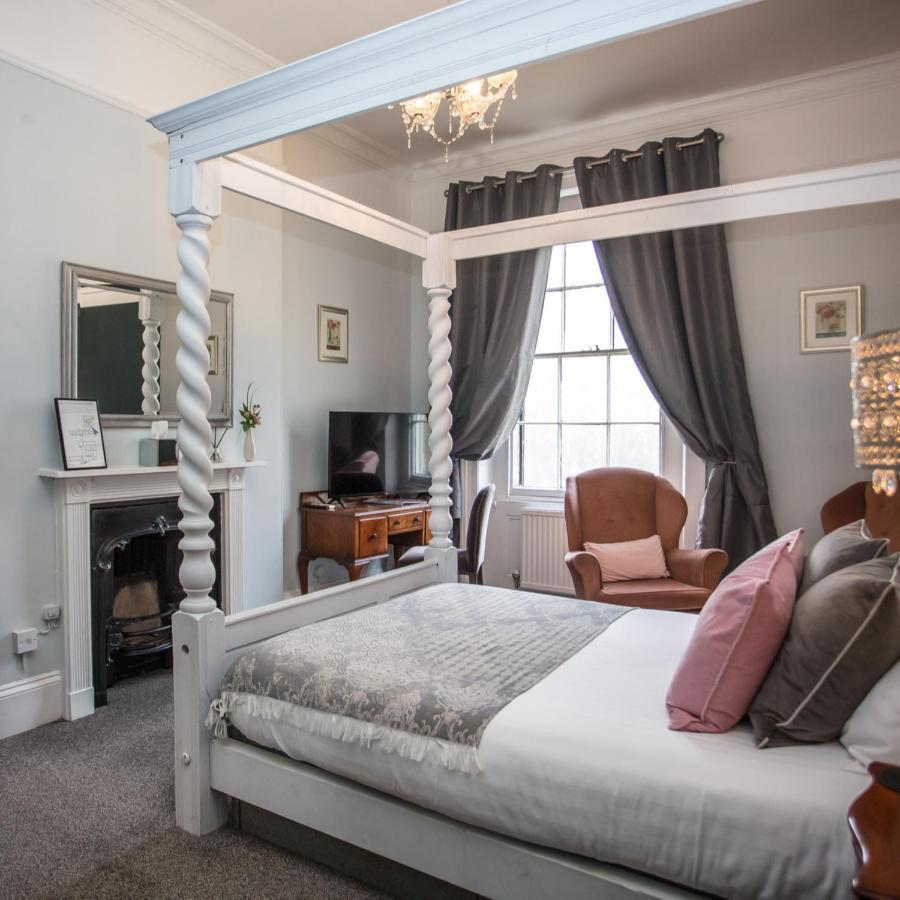 Caistor Hall Arminghall Buitenkant foto